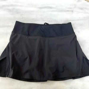Lululemon Play off the Pleats Skirt black